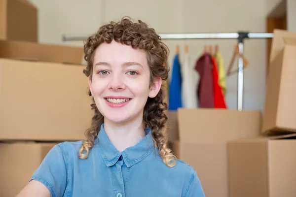 Woman accessing solo funds with bad credit